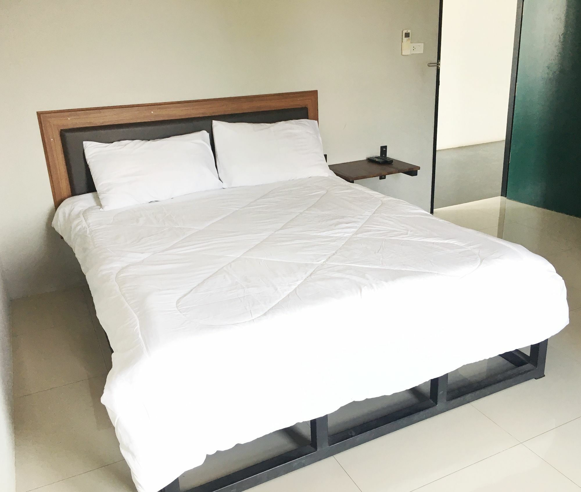 The Room Apartment Сураттхани Экстерьер фото