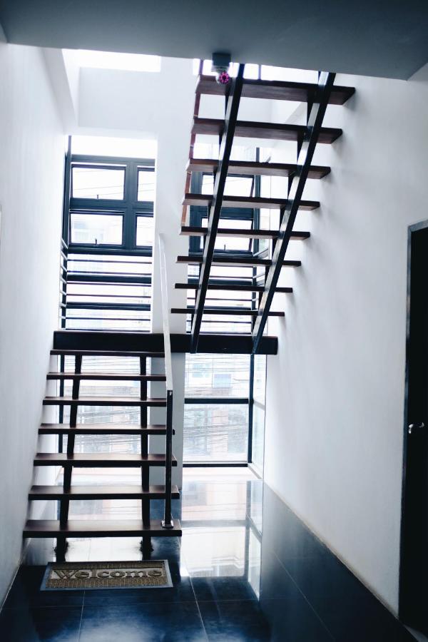 The Room Apartment Сураттхани Экстерьер фото